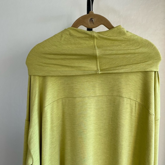 Cabi Outlet Cowl Neck Long Sleeve Green Medium - Picture 12 of 13